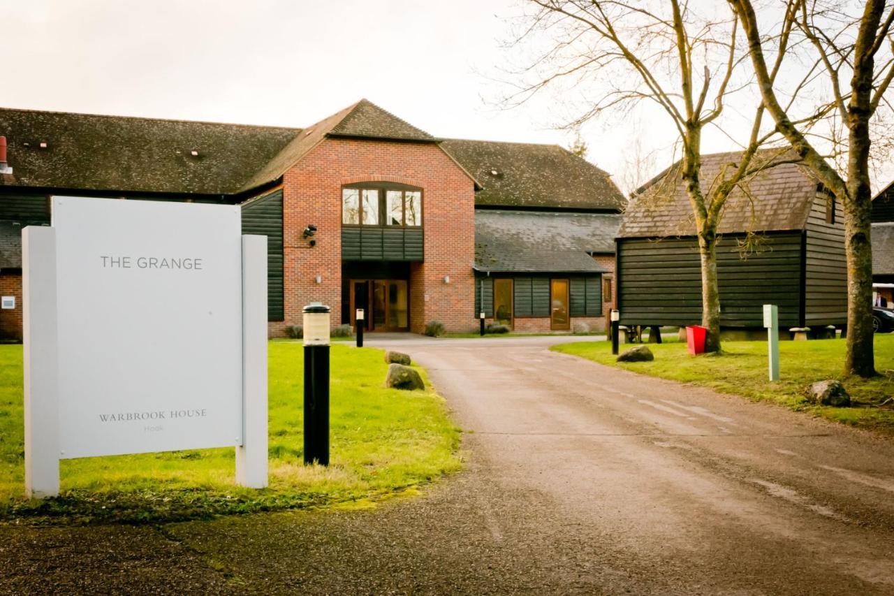 The Grange On Warbrook Estate Hotell Hook  Exteriör bild